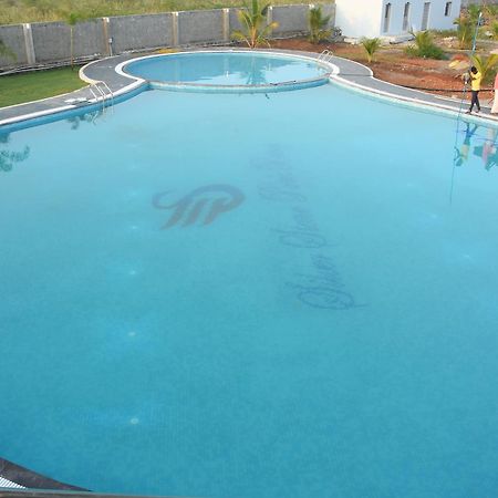 Silver Stone Park Resort, Kovilpatti Экстерьер фото