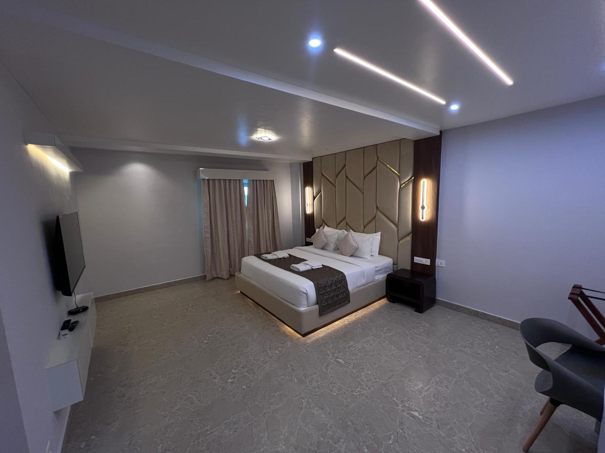 Silver Stone Park Resort, Kovilpatti Экстерьер фото